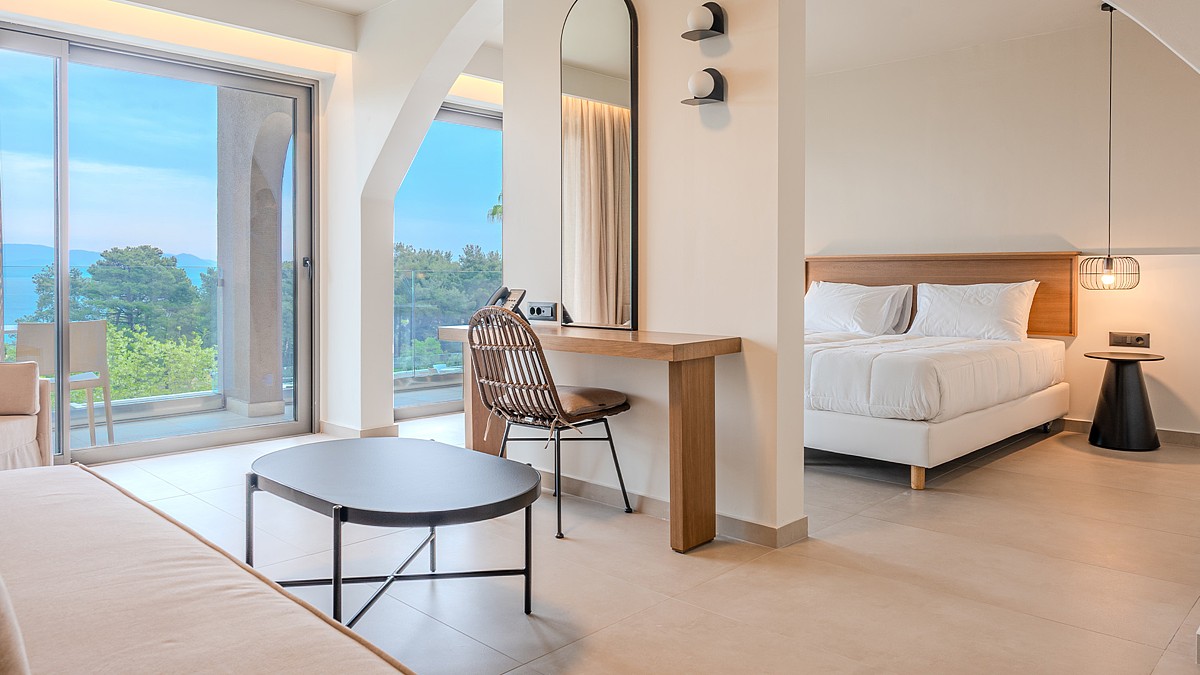 Premium Two Bedroom Suite pogled more